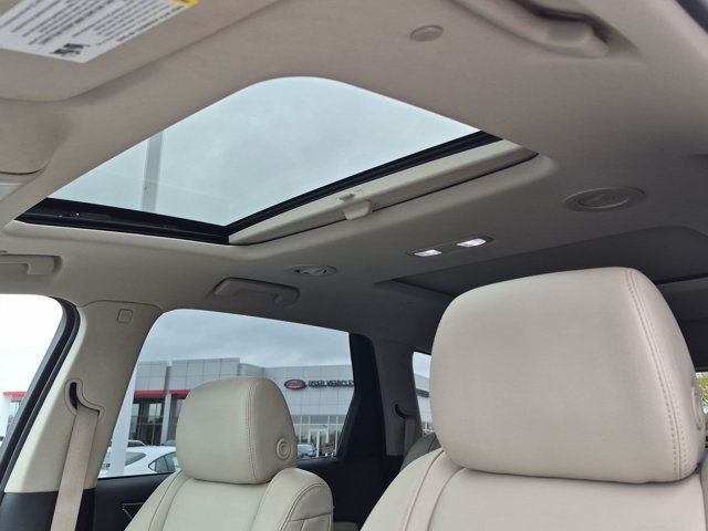 Used 2020 Buick Enclave Essence w/ LPO, Floor Liner Package AWD/4WD image 10
