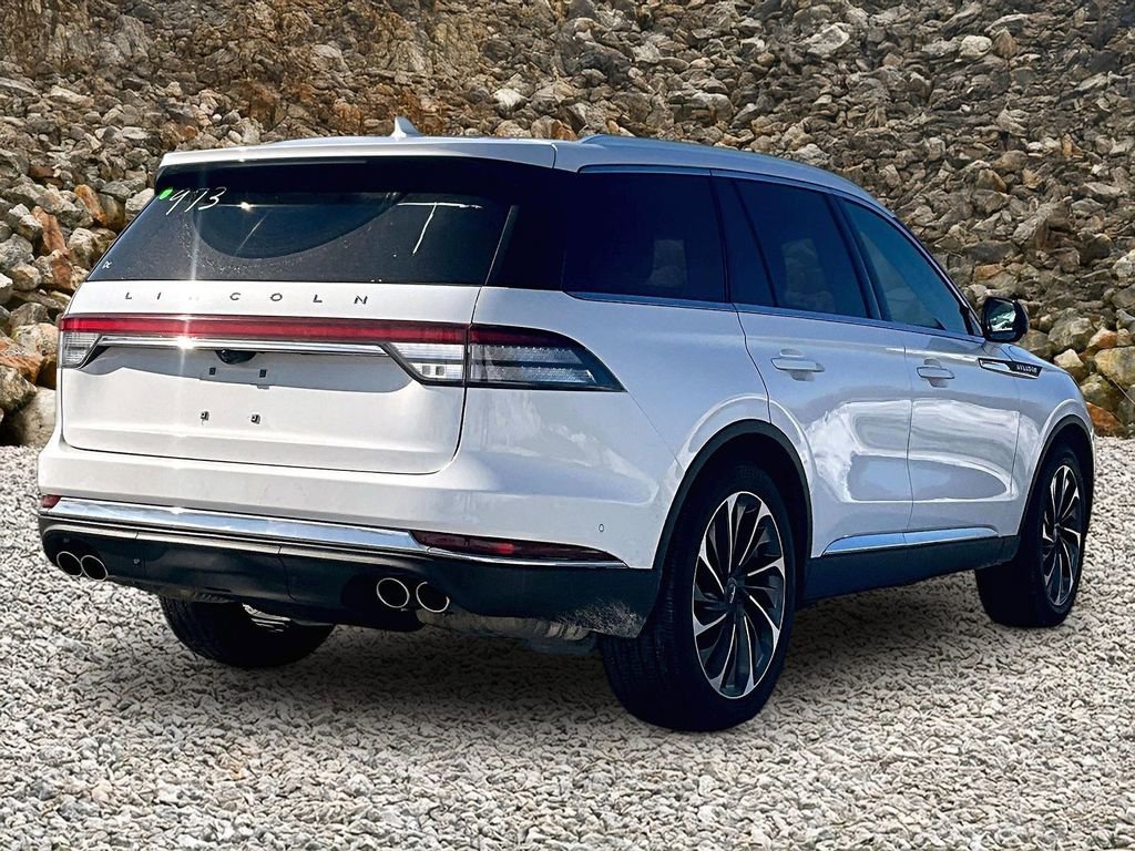 Used 2020 Lincoln Aviator Reserve w/ Equipment Group 202A image 2