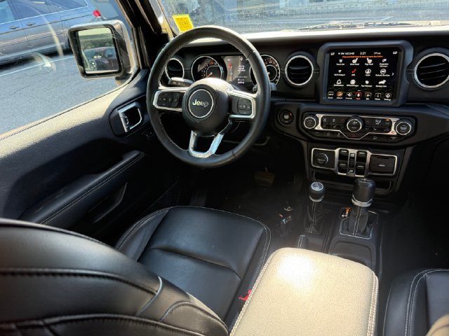 Used 2021 Jeep Wrangler Unlimited Sahara AWD/4WD image 15
