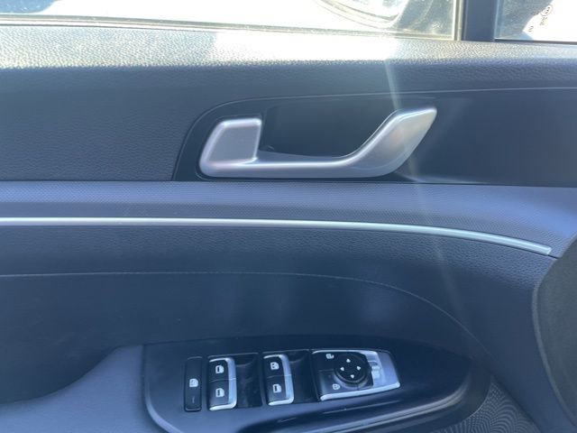 Used 2022 Kia K5 LXS image 16