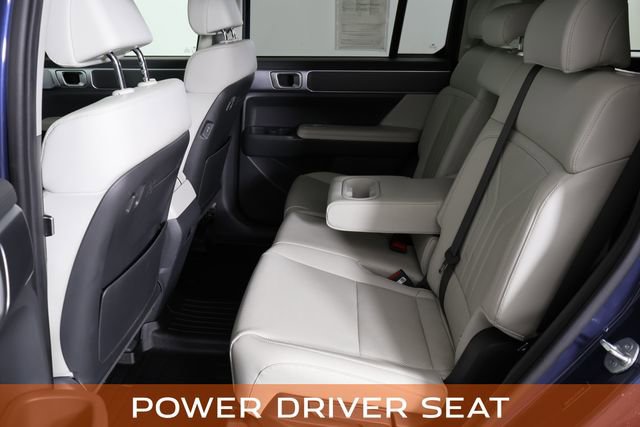 Used 2025 Hyundai Santa Fe SEL FWD image 17