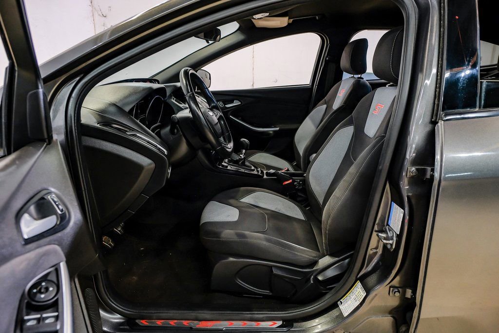 Used 2015 Ford Focus ST image 4