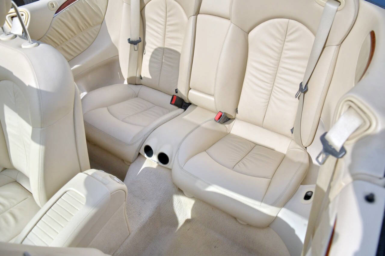 Used 2009 Mercedes-Benz CLK 350 Cabriolet image 17