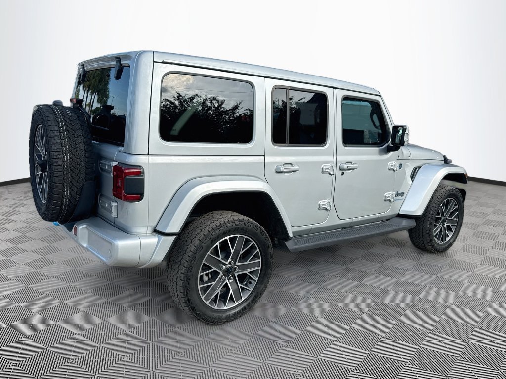 Used 2024 Jeep Wrangler High Altitude AWD/4WD image 6