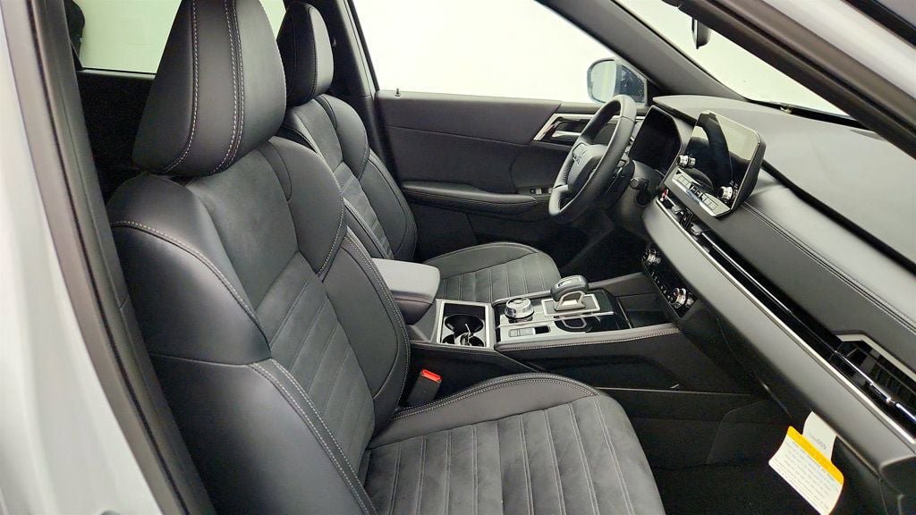 Used 2024 Mitsubishi Outlander SE Black Edition AWD/4WD image 25