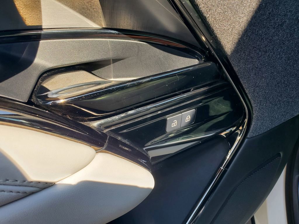 Used 2025 Land Rover Range Rover Sport SE image 22