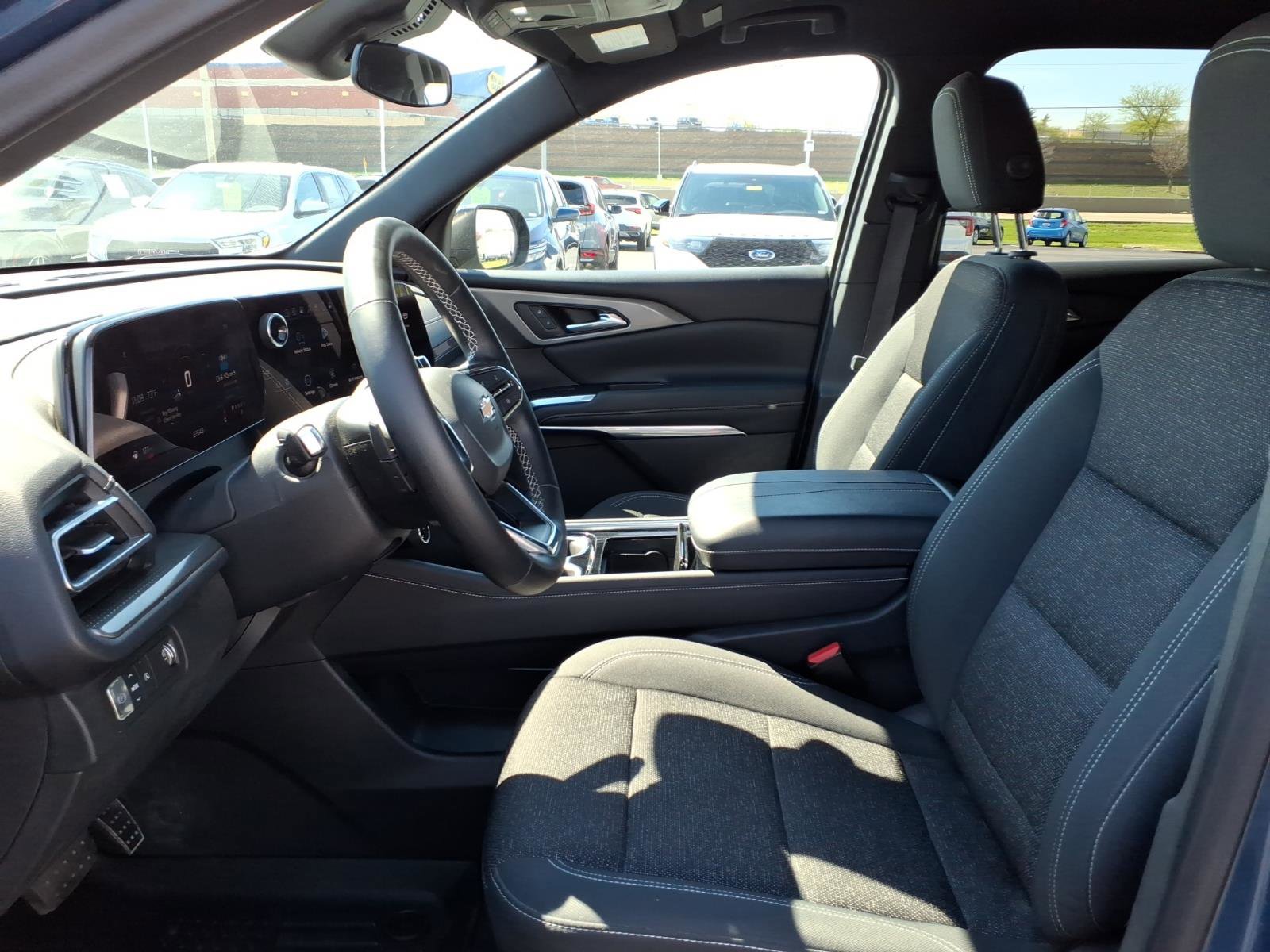 Used 2024 Chevrolet Traverse LS image 23