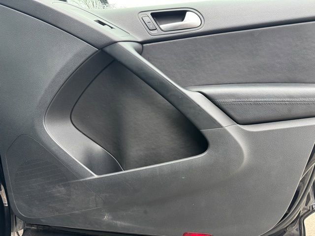 Used 2016 Volkswagen Tiguan S image 26