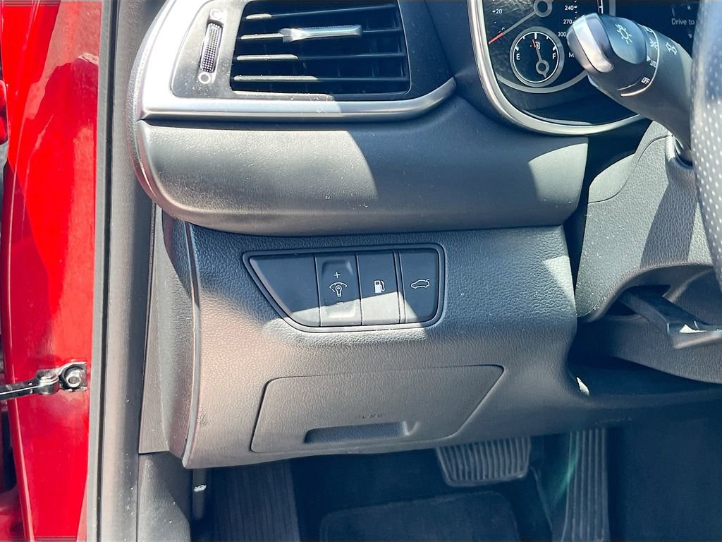 Used 2023 Genesis G70 2.0T RWD image 10