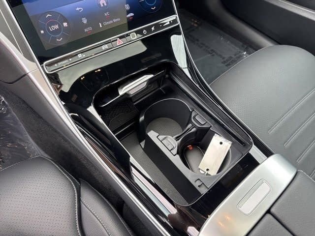 Used 2025 Mercedes-Benz C 300 4MATIC Sedan image 23