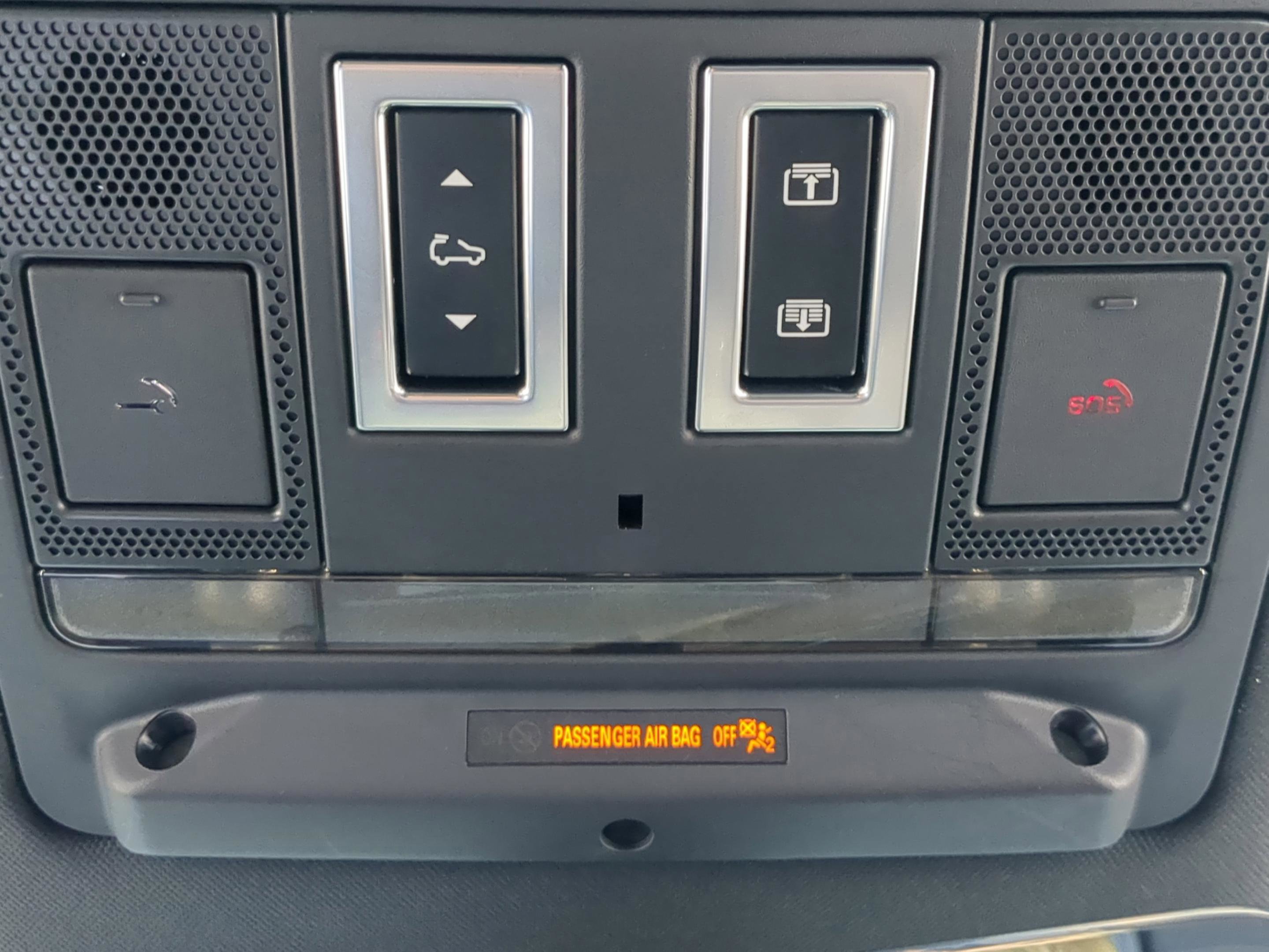 Used 2025 Land Rover Defender 110 S AWD/4WD image 11