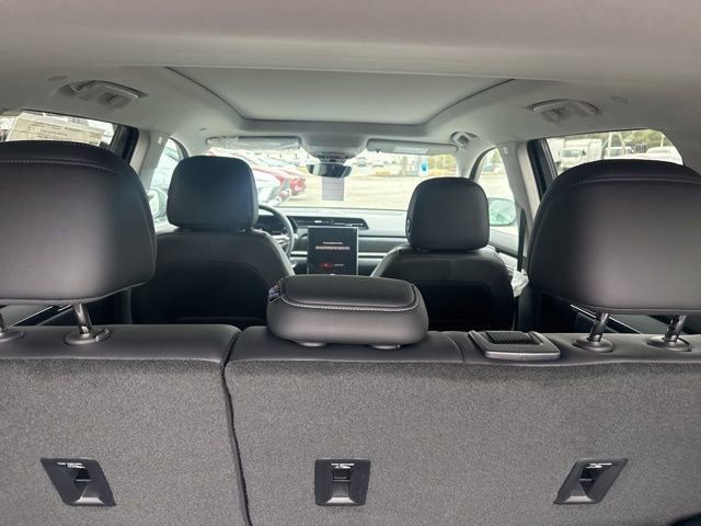 New 2026 GMC Terrain Denali w/ LPO, Black Badging Package image 29