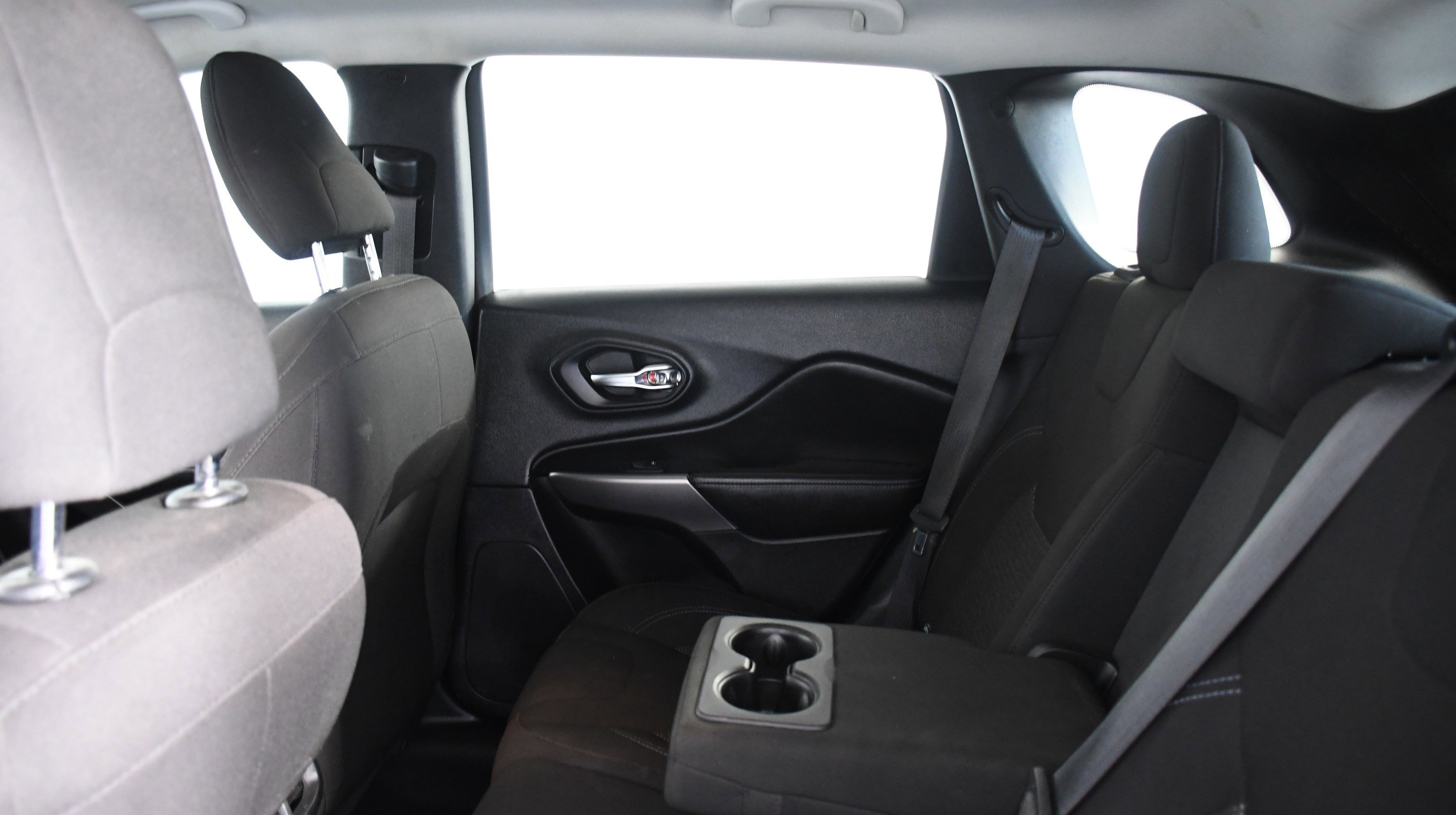 Used 2019 Jeep Cherokee Latitude w/ Popular Appearance Group image 21