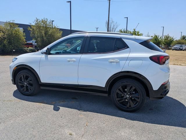 Used 2024 Buick Encore GX Sport Touring AWD/4WD image 5