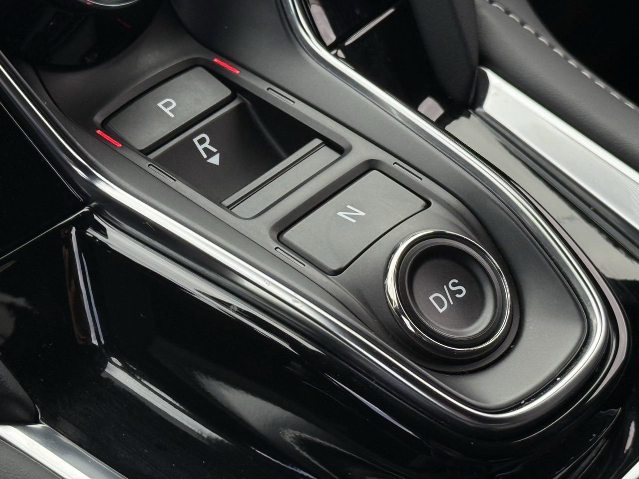 Used 2025 Acura RDX SH-AWD image 20