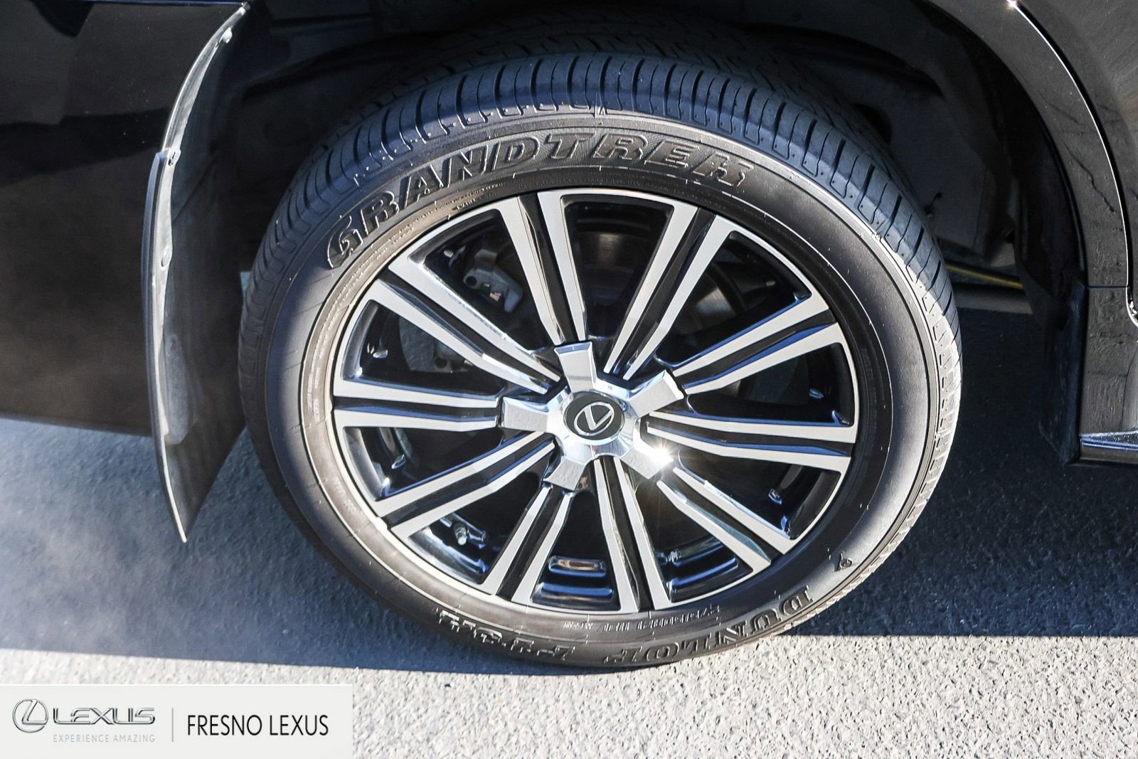 Used 2019 Lexus LX 570 4WD w/ Luxury Package image 9