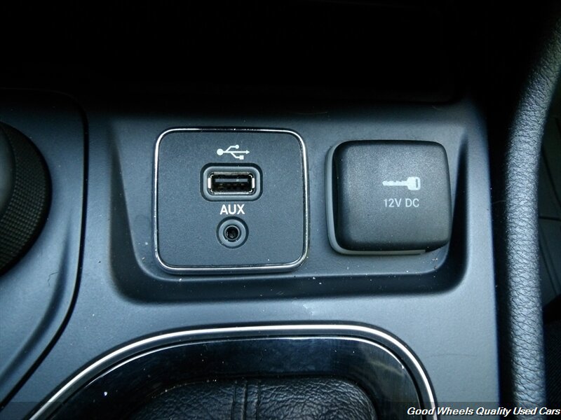 Used 2019 Jeep Cherokee Limited AWD/4WD image 31