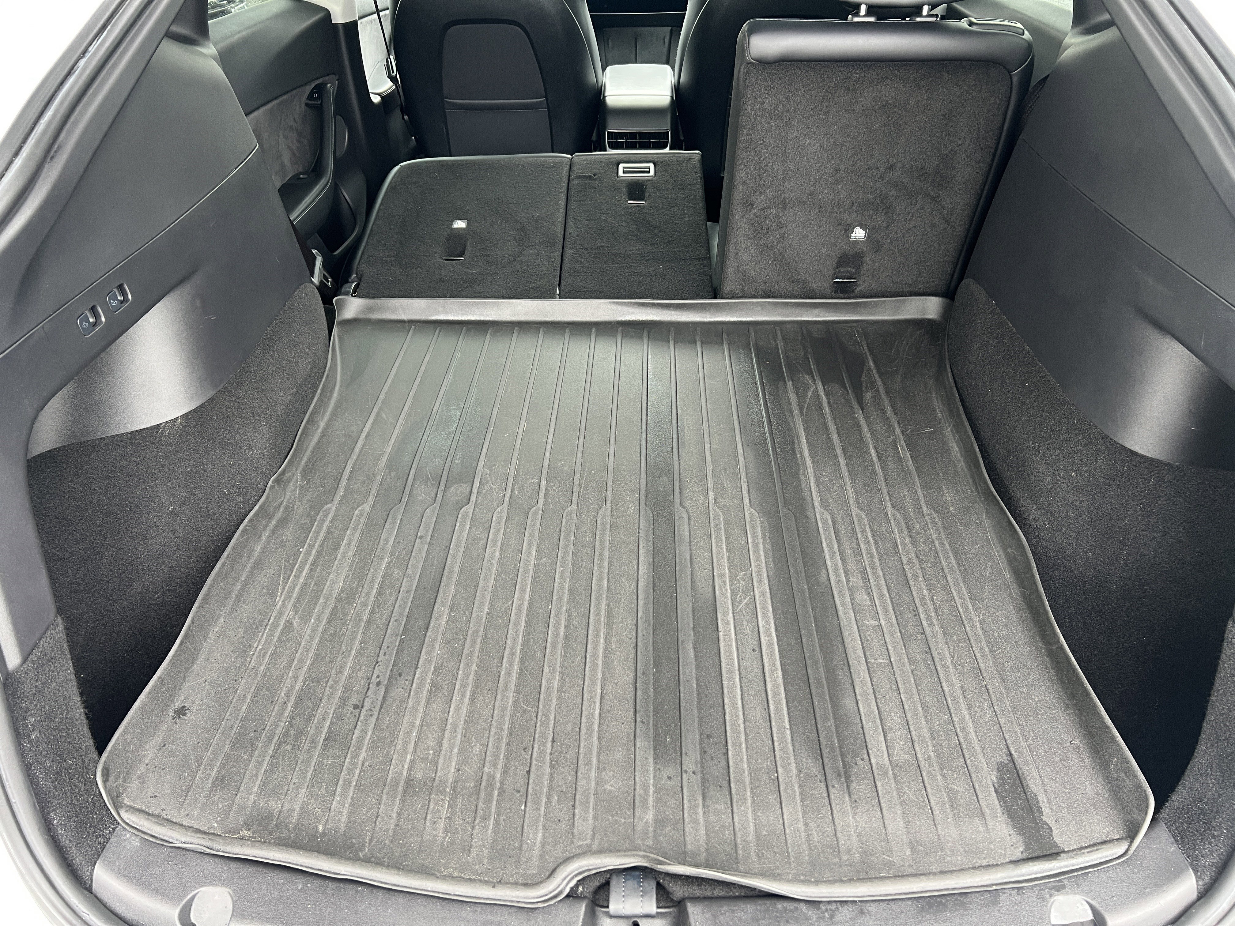 Used 2021 Tesla Model Y Long Range AWD/4WD image 19