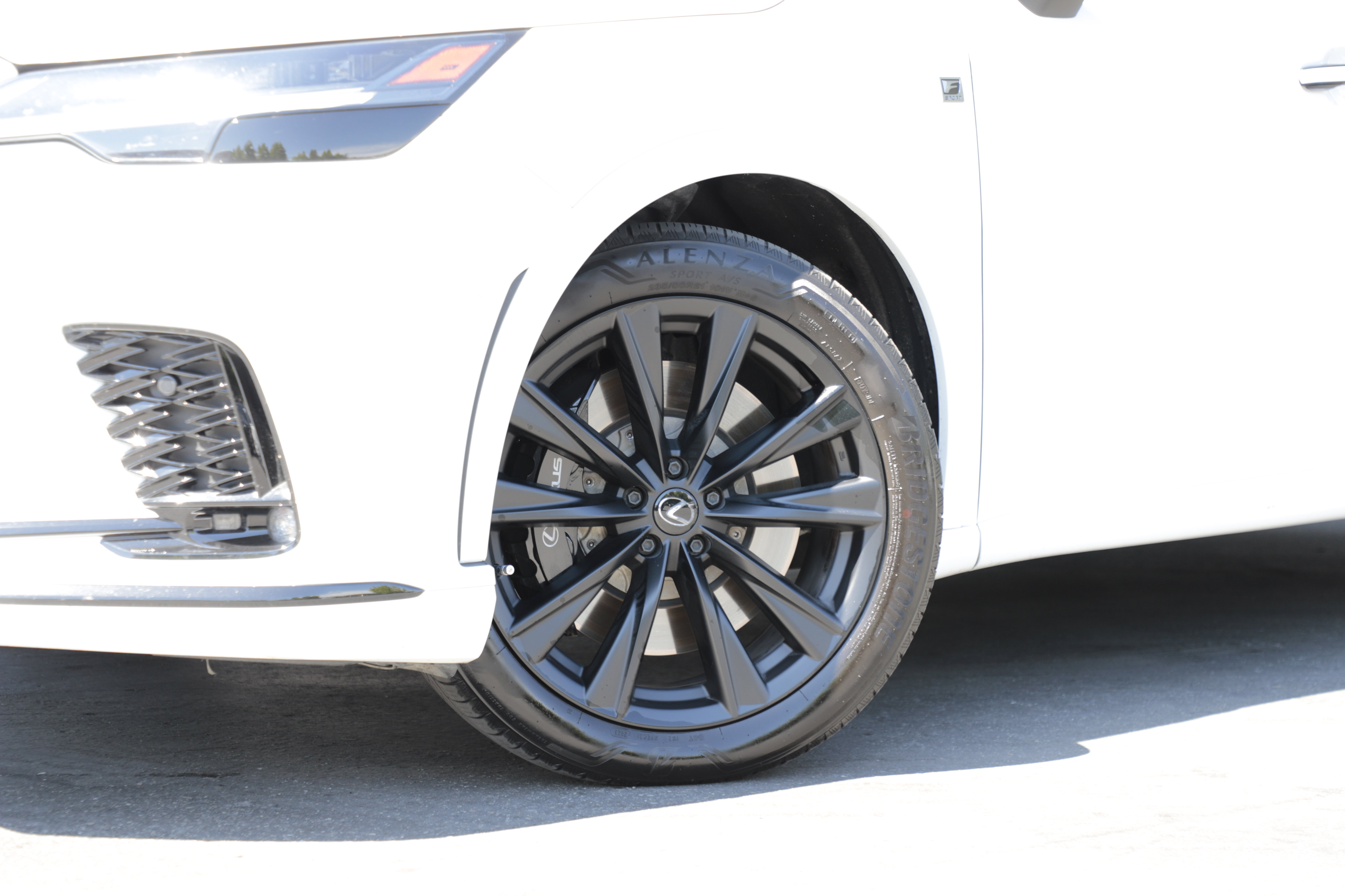 Used 2023 Lexus RX 500h F Sport w/ Accessory Package (Z1) AWD/4WD image 2
