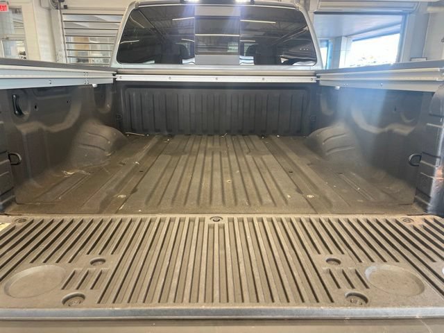 Used 2023 Nissan Titan SV w/ SV Convenience Package AWD/4WD image 8