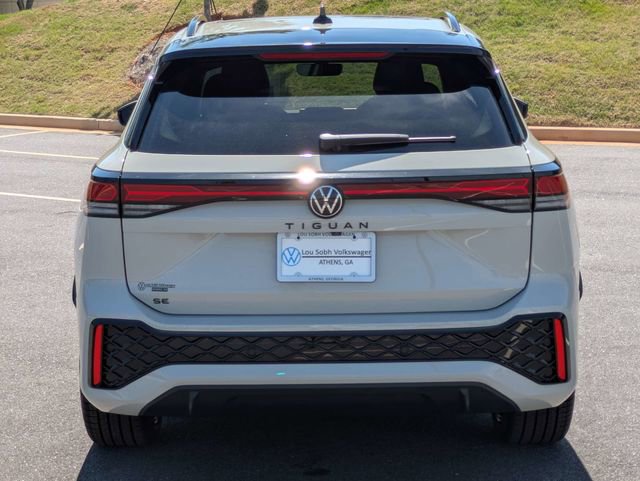 New 2026 Volkswagen Tiguan SE R-Line FWD image 5