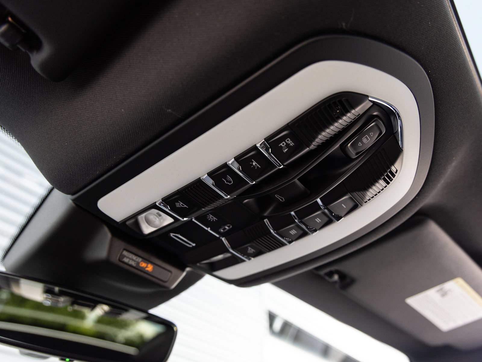 Certified 2026 Porsche Macan AWD/4WD image 19