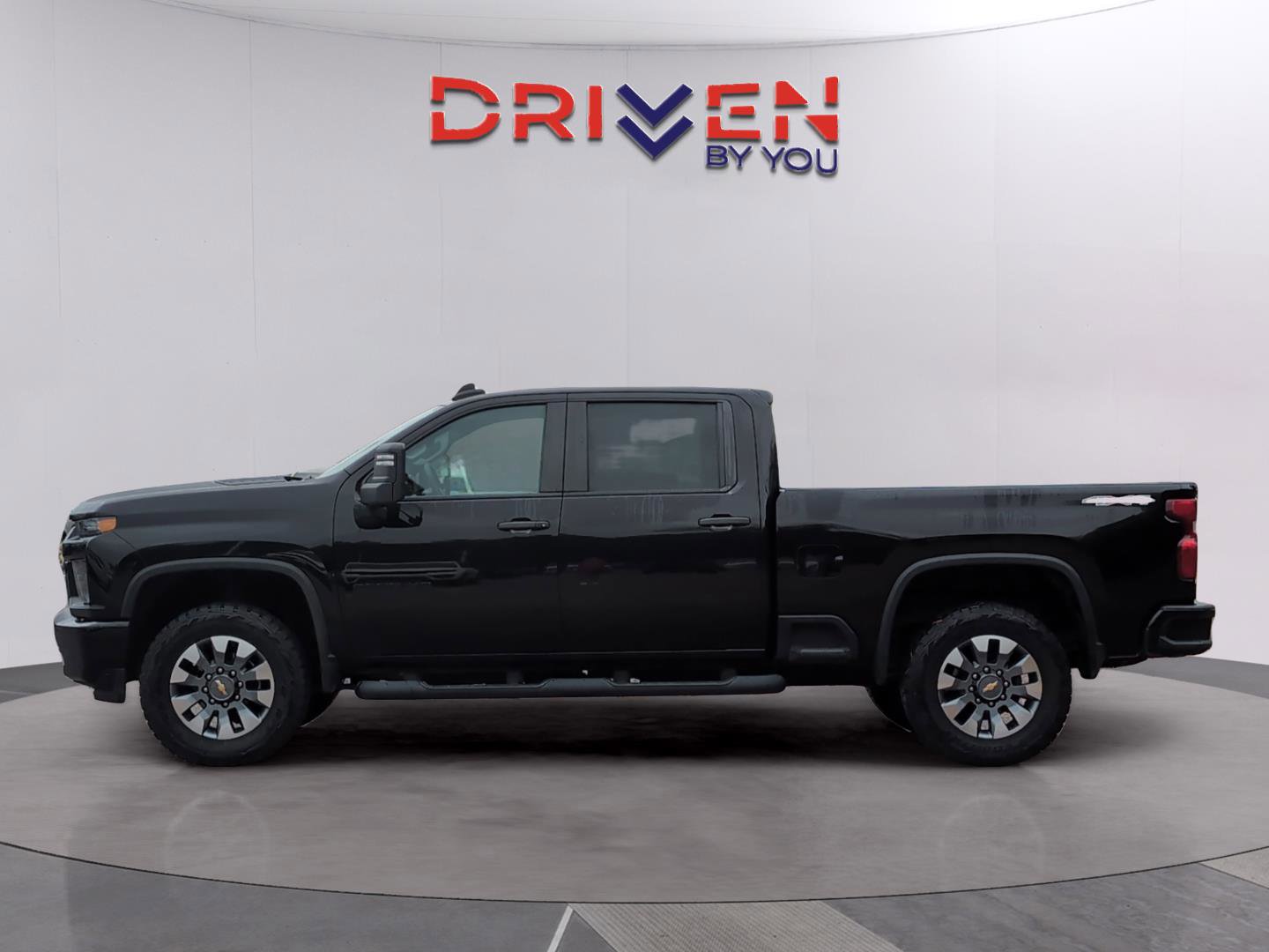 Used 2023 Chevrolet Silverado 2500 Custom w/ Custom Value Package image 2