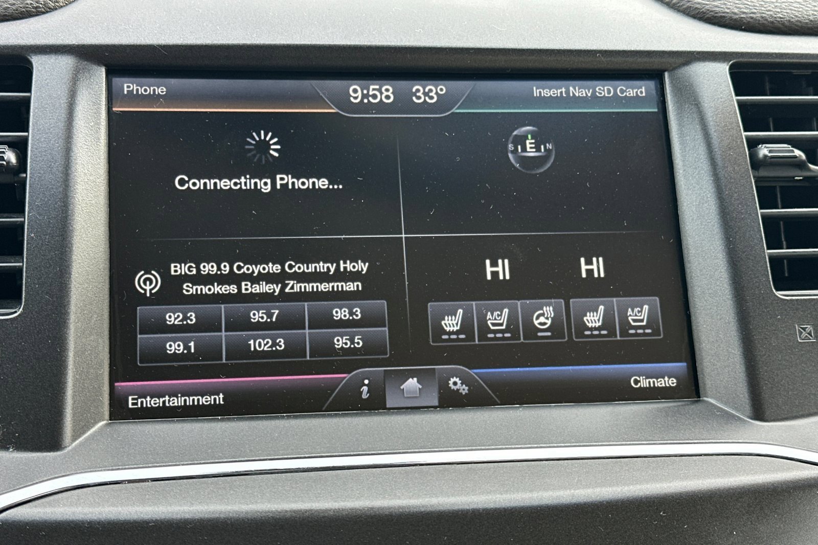 Used 2014 Lincoln MKS w/ Equipment Group 101A image 25