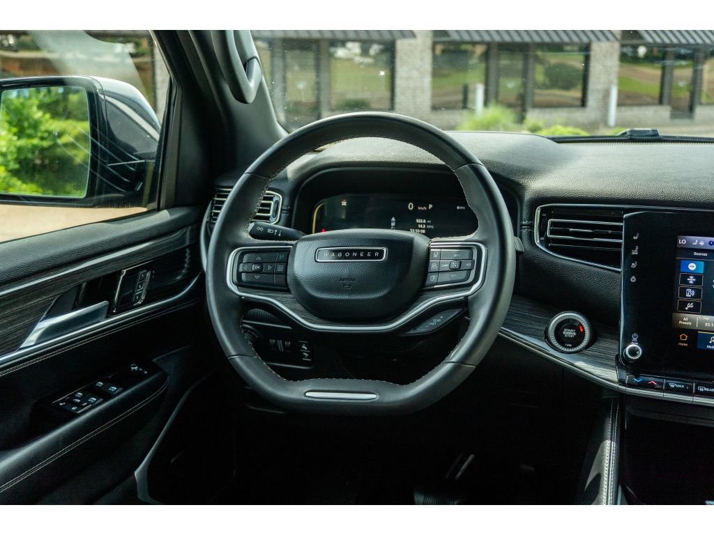 Used 2022 Jeep Wagoneer Series III AWD/4WD image 21