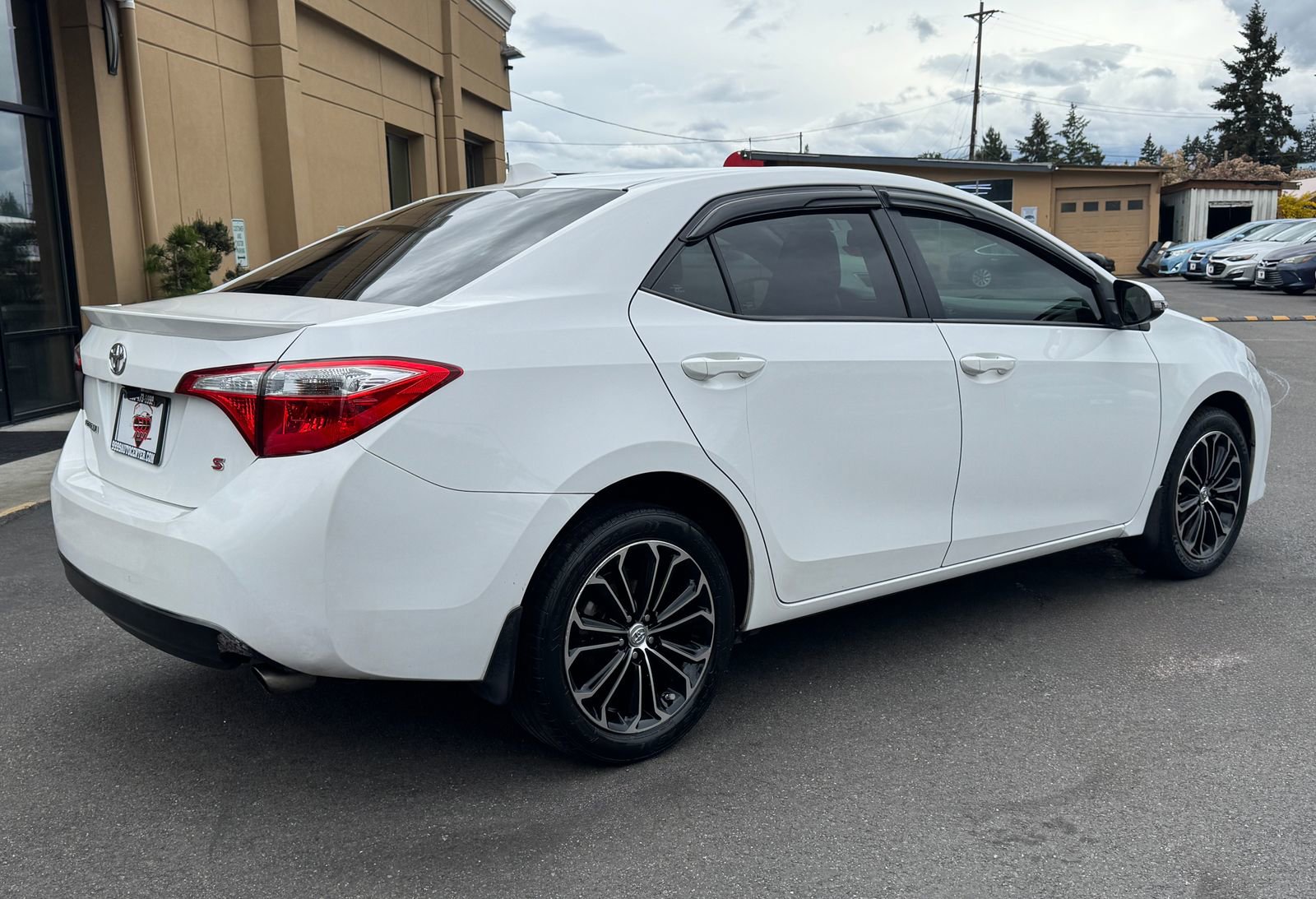 Used 2015 Toyota Corolla S FWD image 7