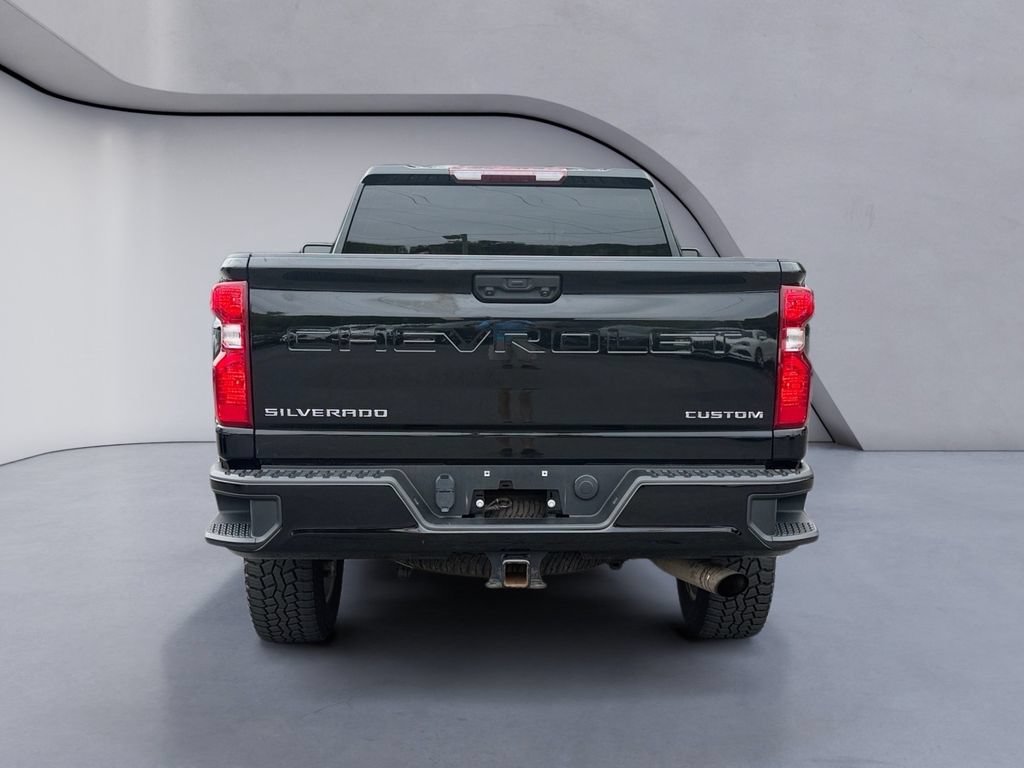 Used 2023 Chevrolet Silverado 2500 Custom w/ Custom Convenience Package AWD/4WD image 4