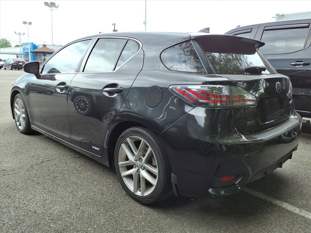 Used 2017 Lexus CT 200h w/ Accessory Package 2 FWD image 4