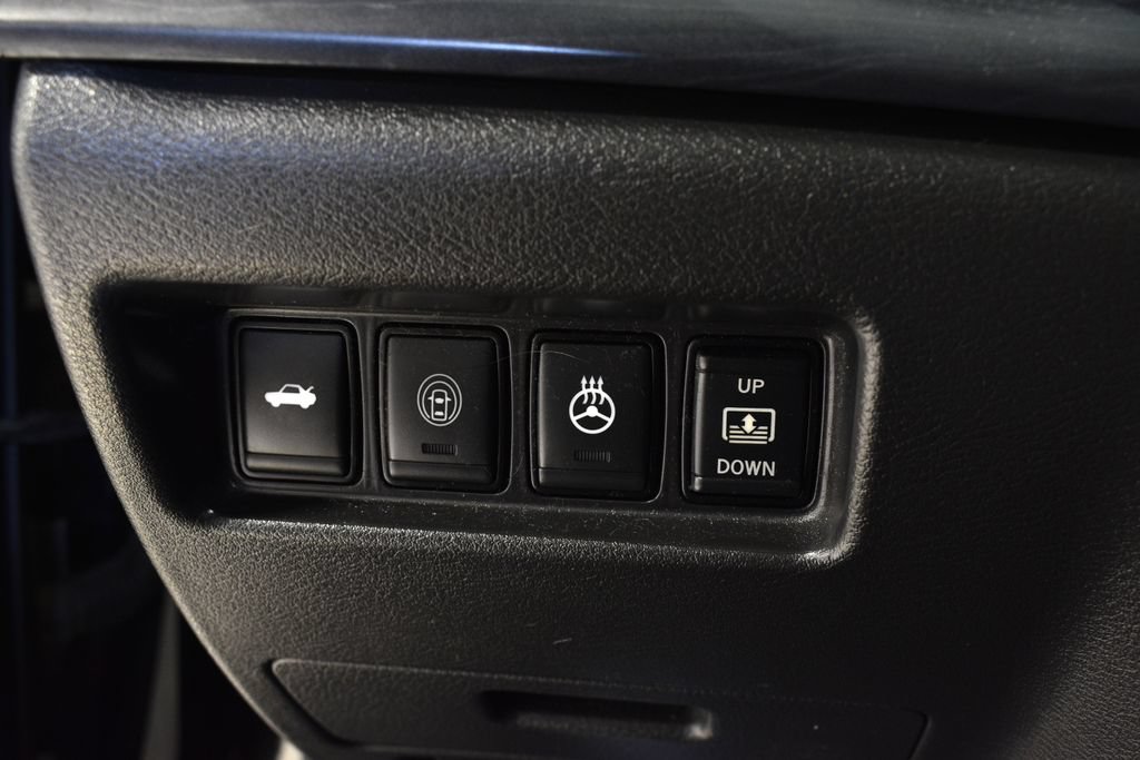 Used 2021 Nissan Maxima Platinum w/ Sport Mat Group FWD image 17