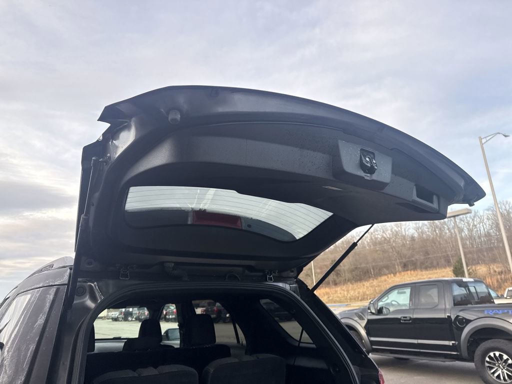 Used 2019 Ford Explorer XLT image 41