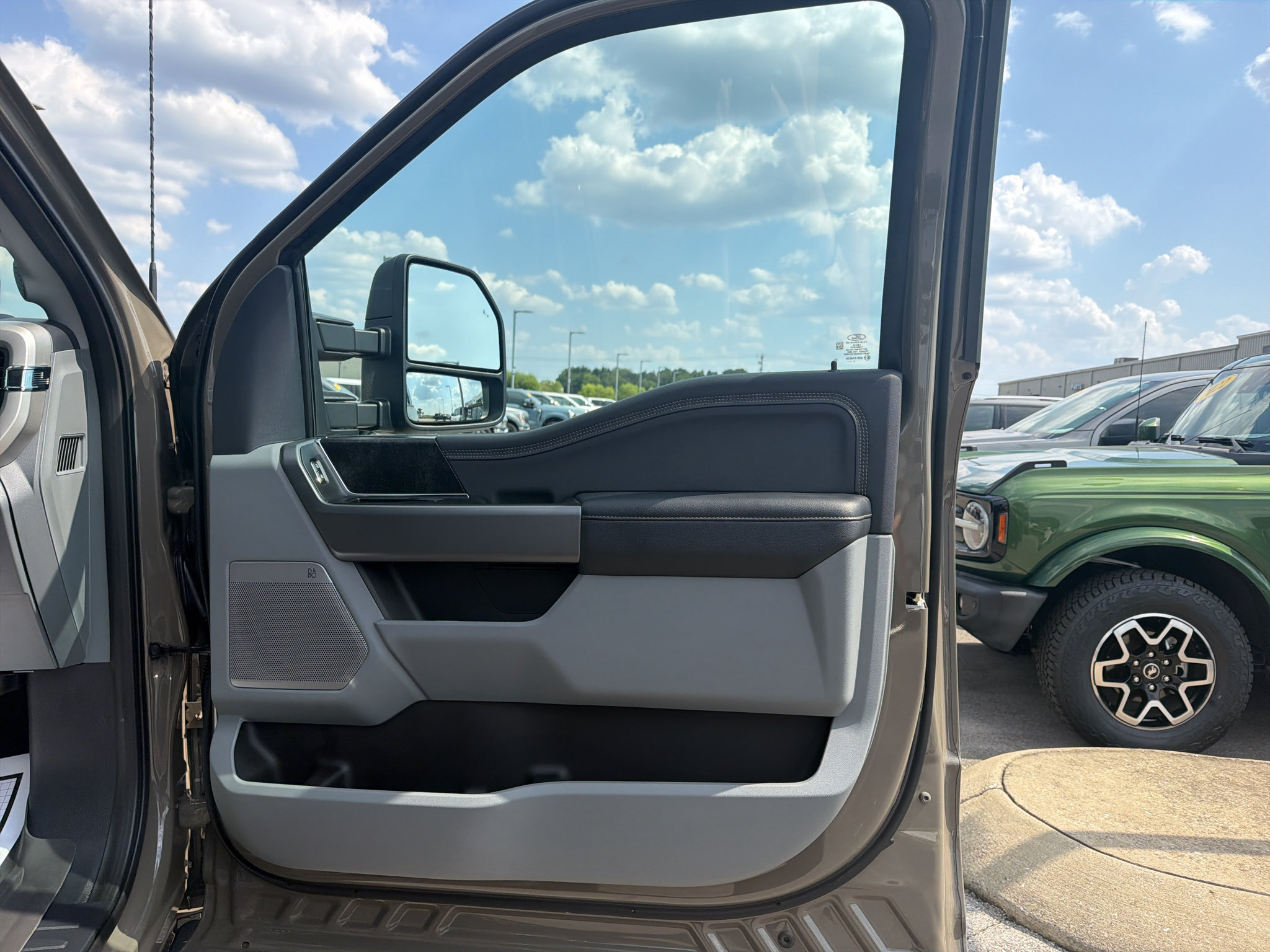New 2027 Ford F250 XLT w/ XLT Premium Package AWD/4WD image 21