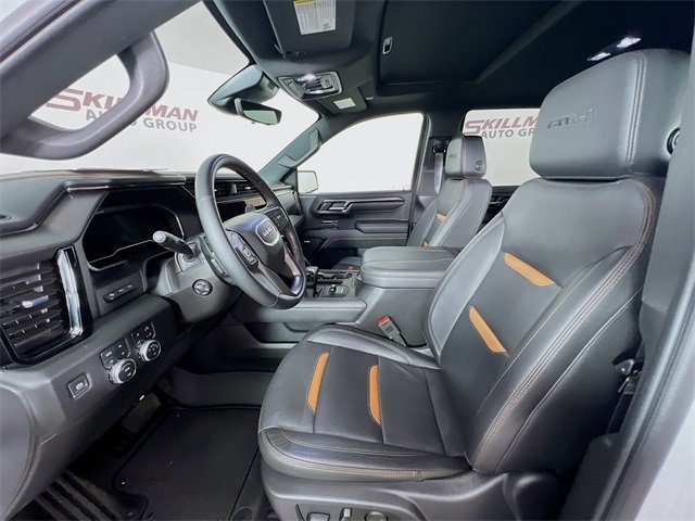 Used 2024 GMC Sierra 1500 AT4 w/ Technology Package image 10