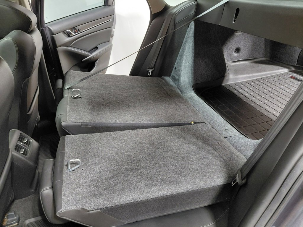 Used 2019 Honda Accord Touring image 11