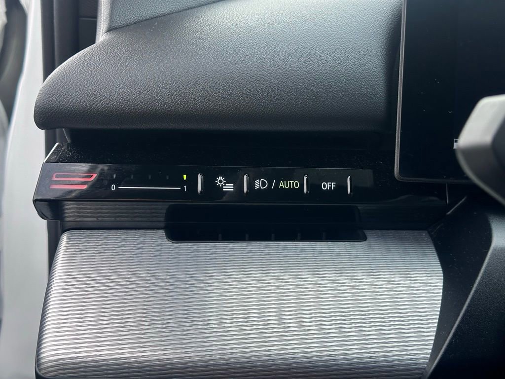 Certified 2024 BMW 530i xDrive w/ M Sport Package image 20