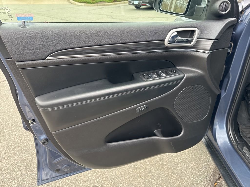 Used 2021 Jeep Grand Cherokee Limited image 17