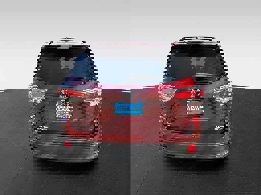 Used 2016 Toyota Highlander XLE image 5