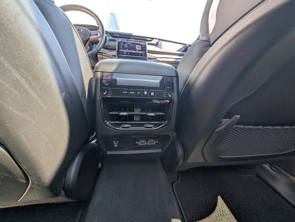 Used 2022 Jeep Grand Cherokee Summit w/ Luxury Tech Group V image 43