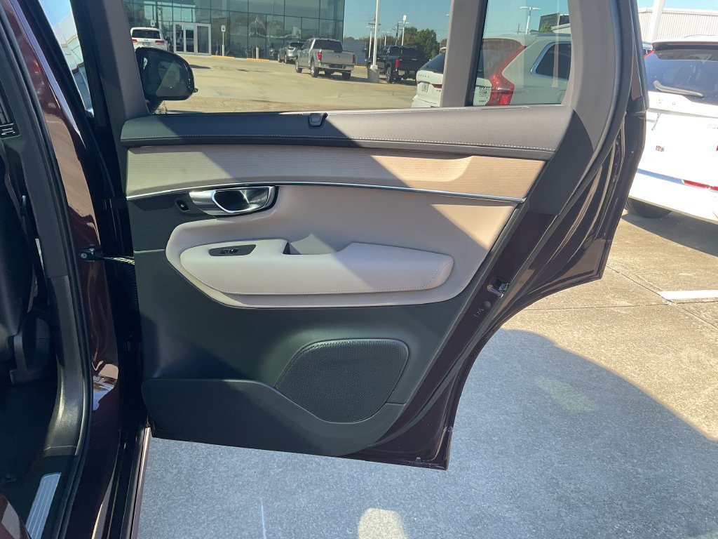 New 2027 Volvo XC90 B6 Plus AWD/4WD image 16