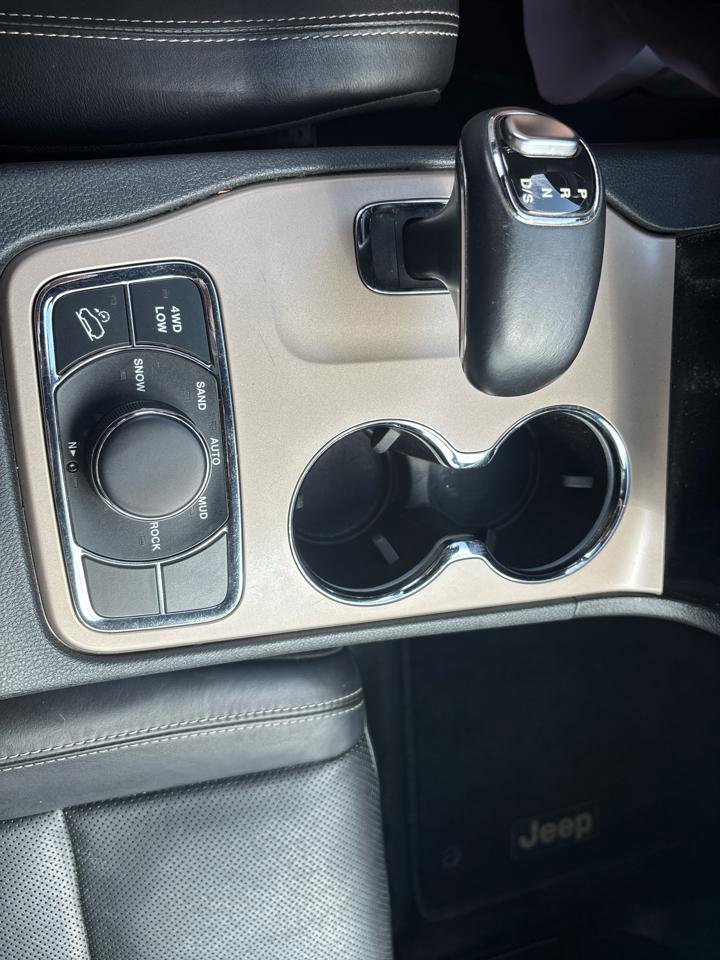 Used 2014 Jeep Grand Cherokee Limited w/ Luxury Group II AWD/4WD image 27