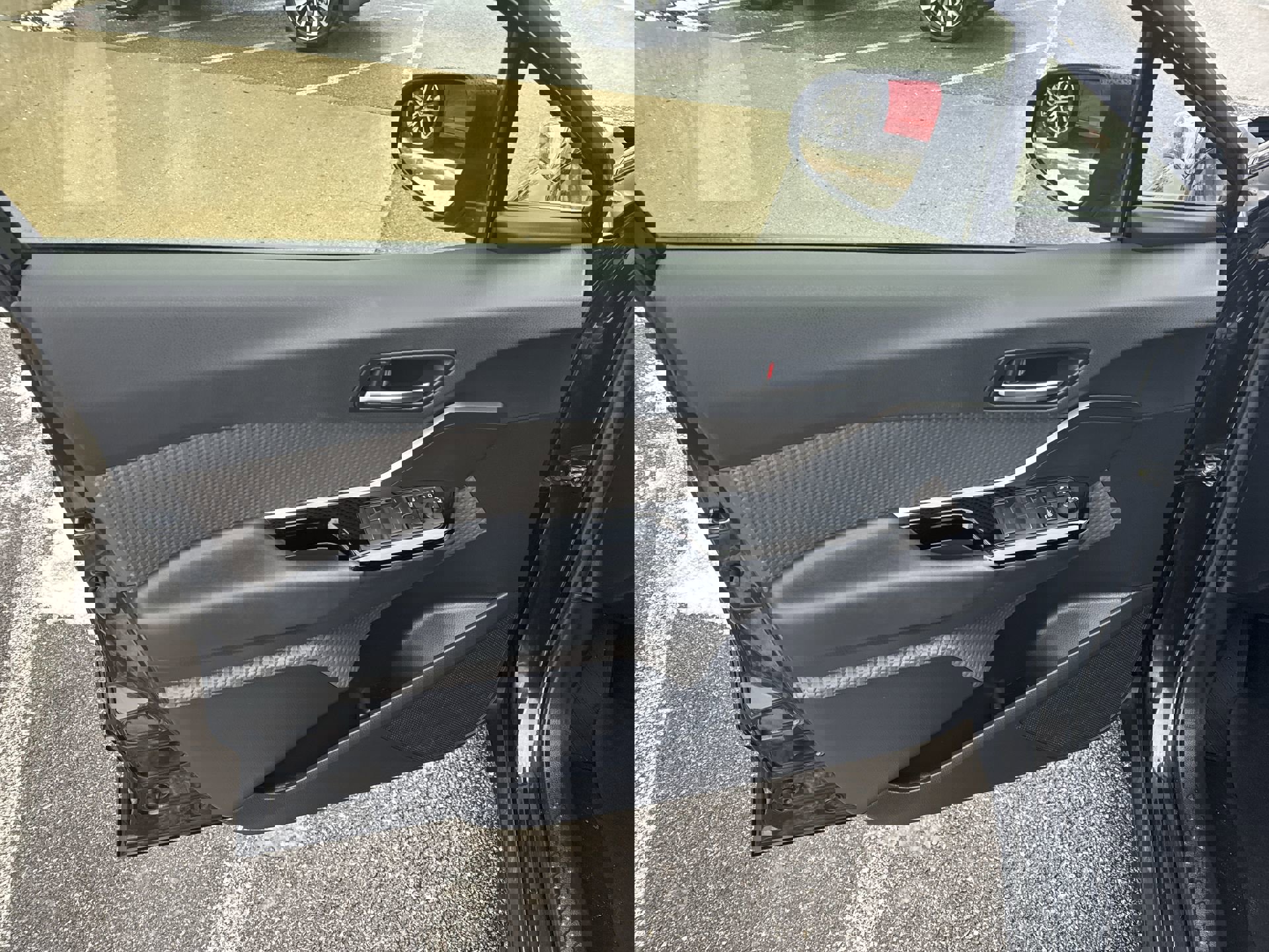 Used 2020 Toyota C-HR Limited image 21