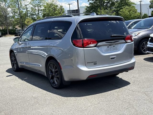 Used 2020 Chrysler Pacifica Touring-L FWD image 4