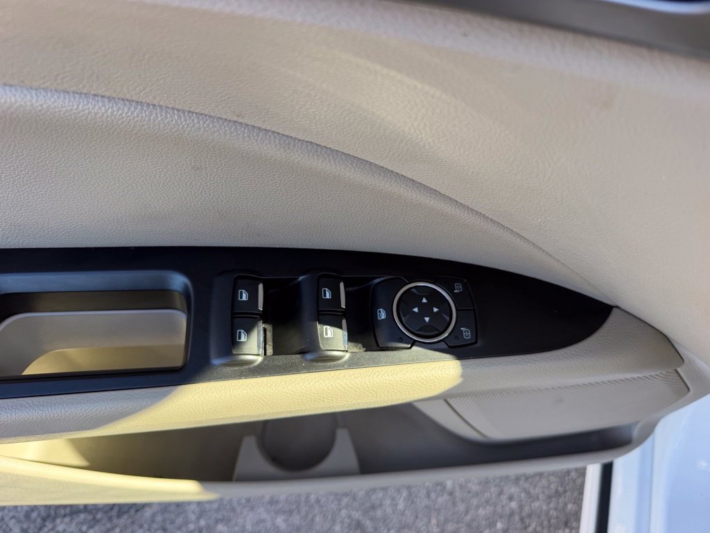 Used 2018 Ford Fusion SE w/ Fusion SE Technology Package AWD/4WD image 14