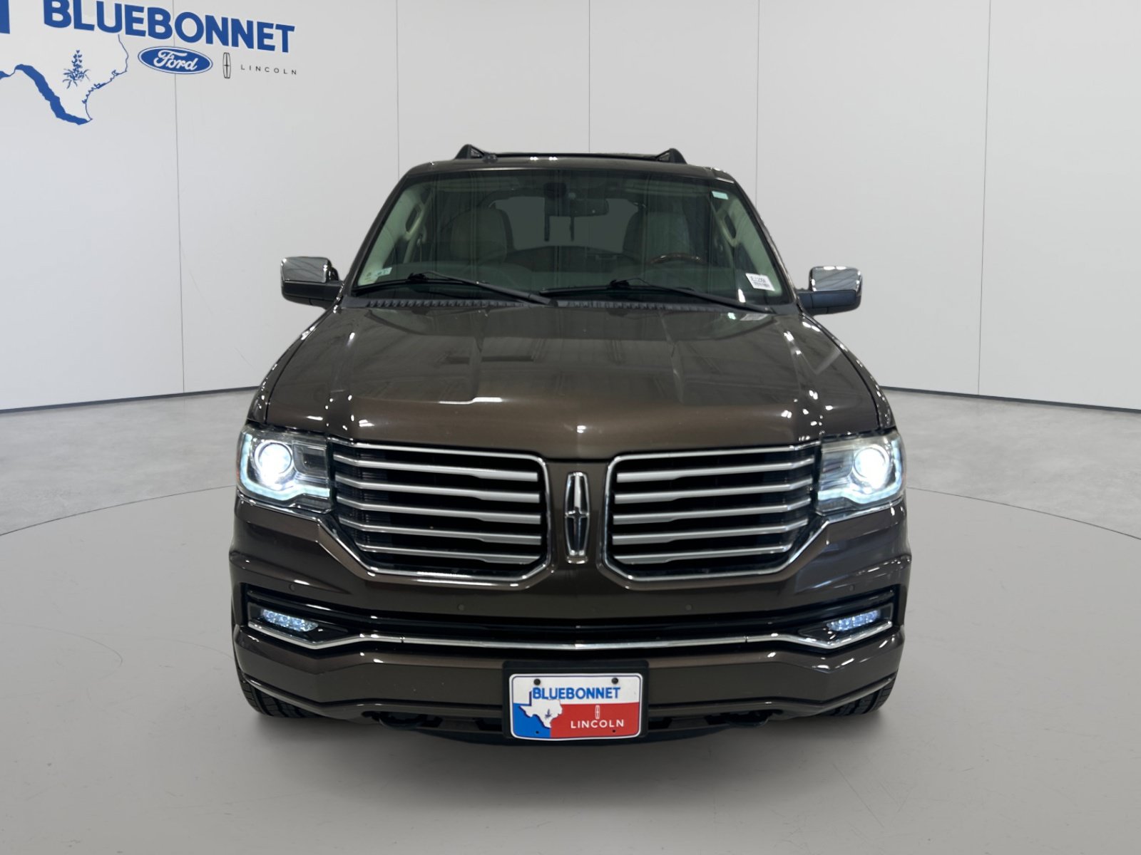 Used 2015 Lincoln Navigator 2WD w/ Equipment Group 101A Reserve image 2