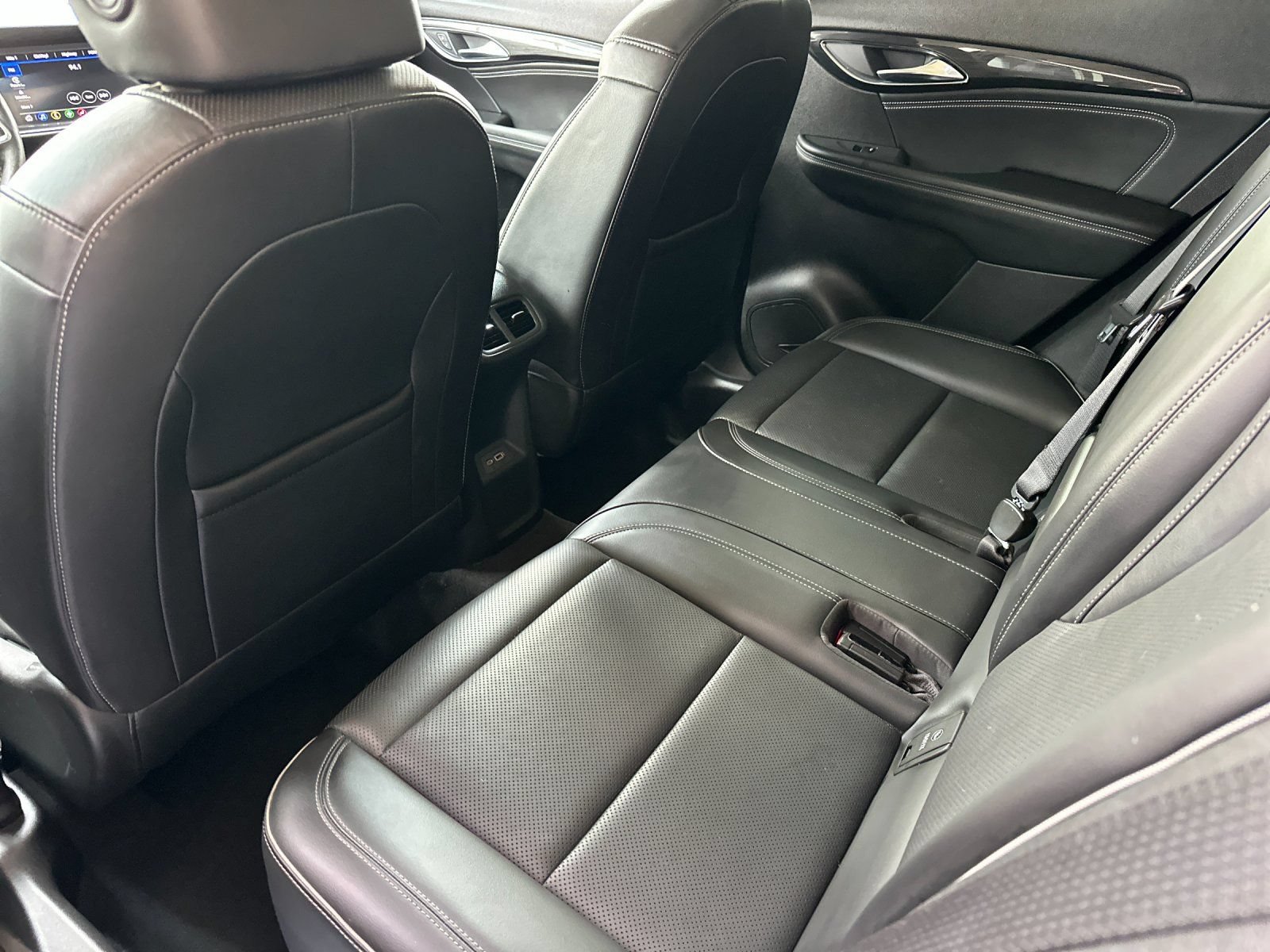 Used 2023 Buick Envision Essence FWD image 11