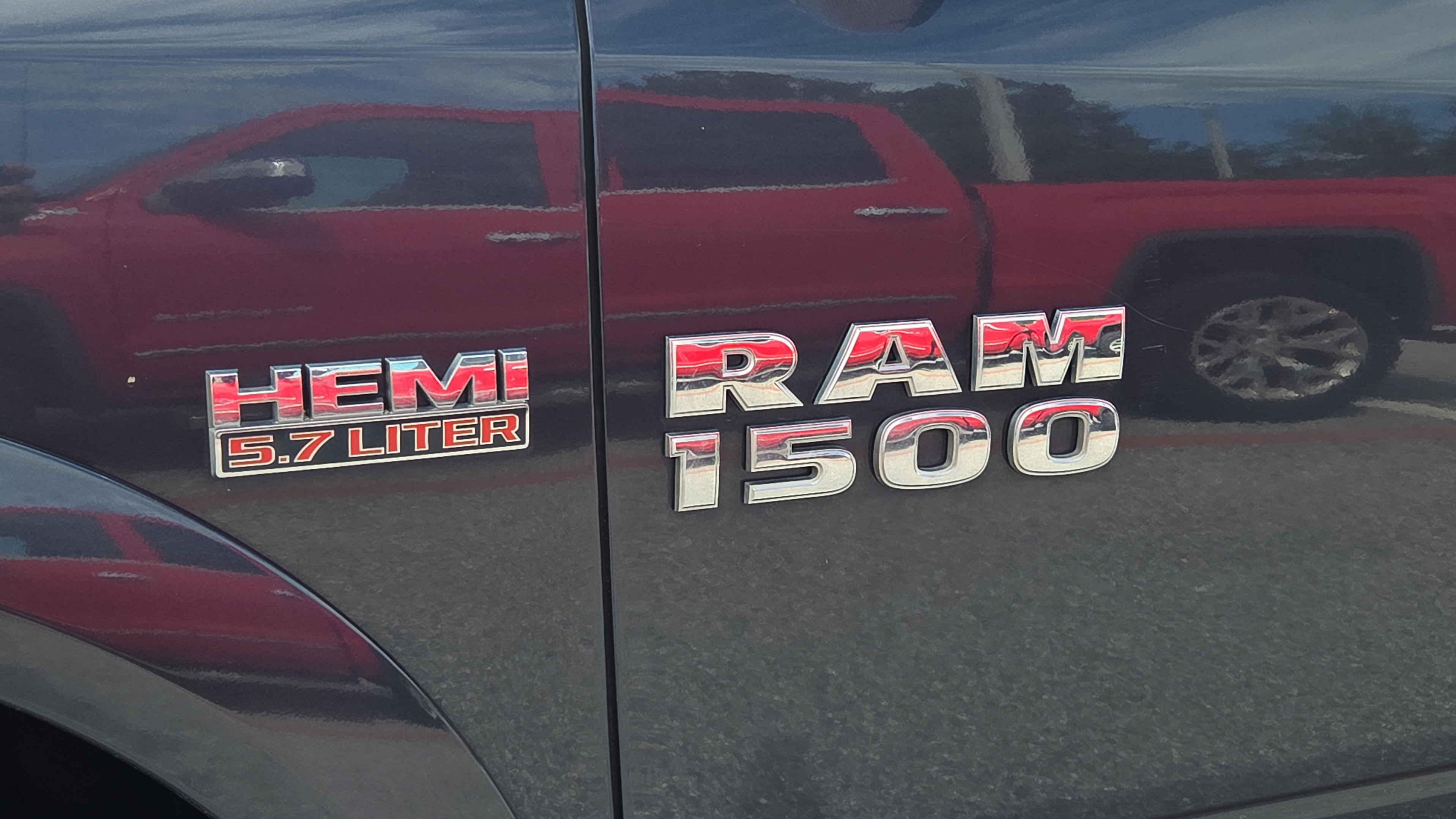 Used 2017 RAM 1500 Laramie AWD/4WD image 8