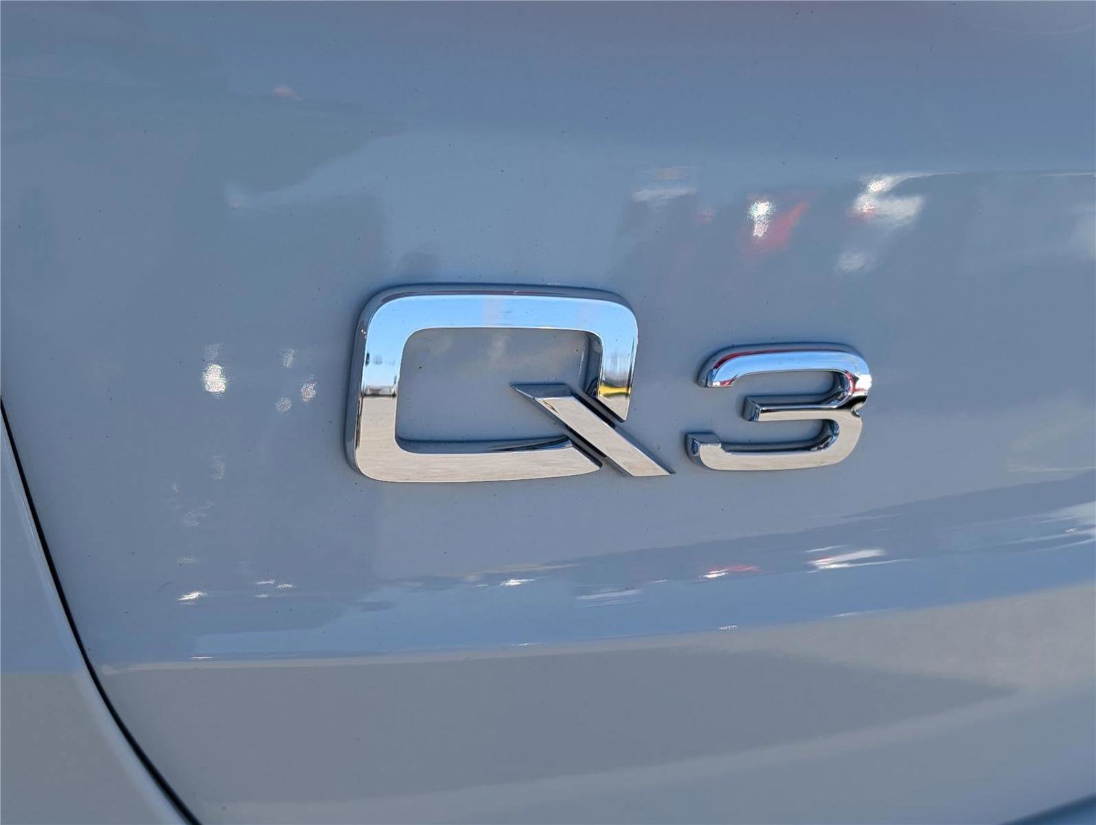 Used 2024 Audi Q3 2.0T Premium image 9